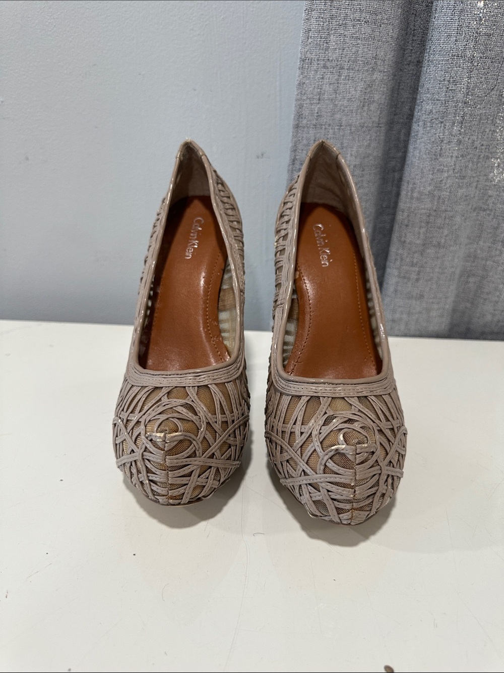 Calvin Klein Taupe women’s platform pumps. Size 6M